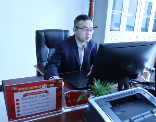 配图一：廉洁警示牌.png